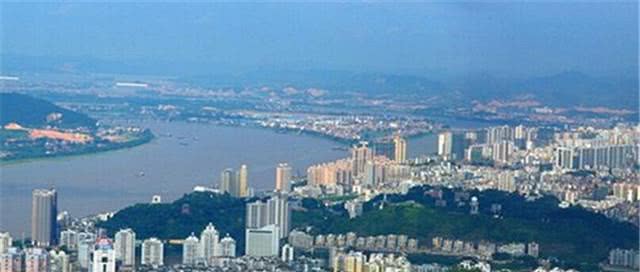 LVMH高管表示香港将成为中国三线城市